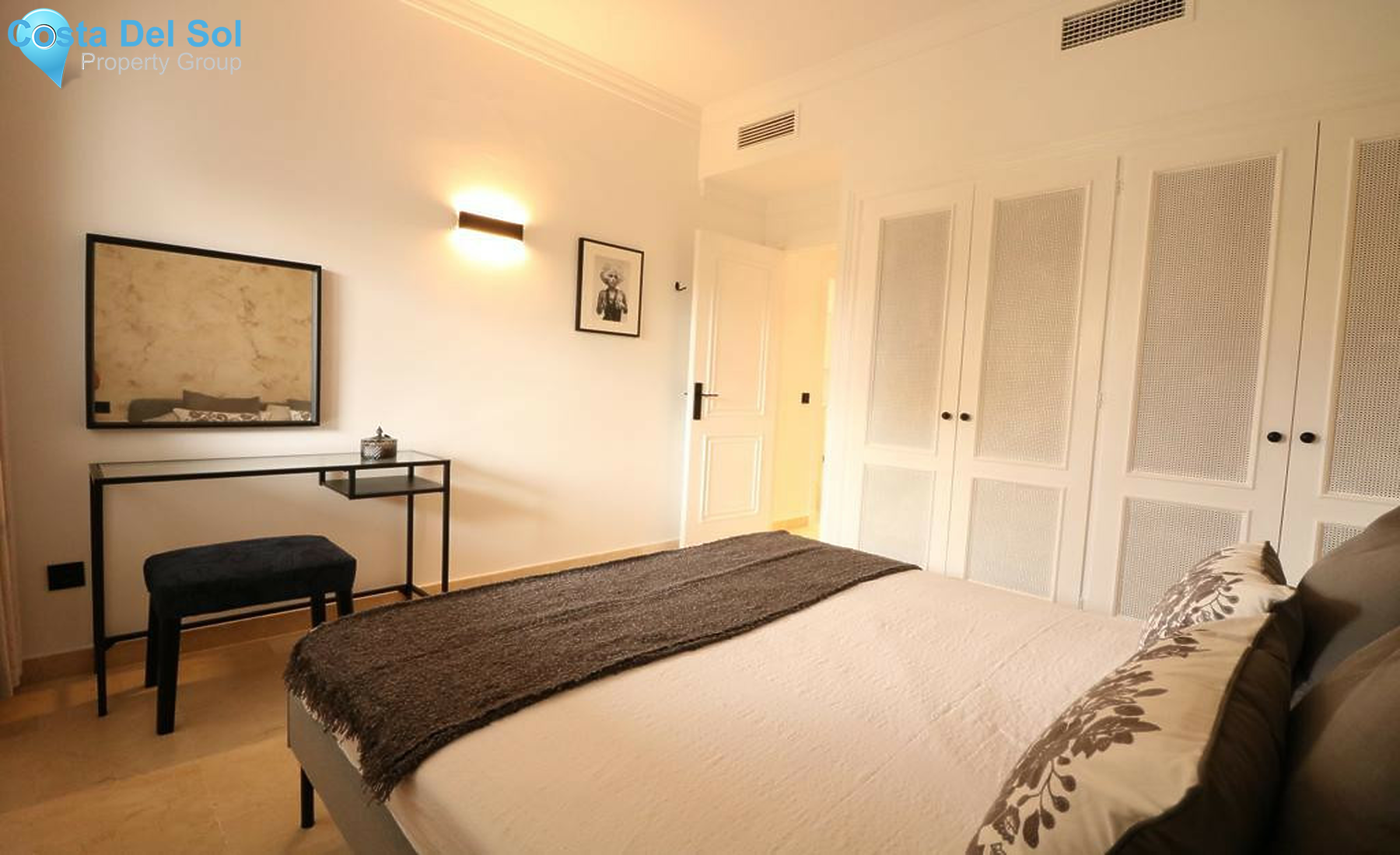 Middle Floor Apartment in Aloha-1506627