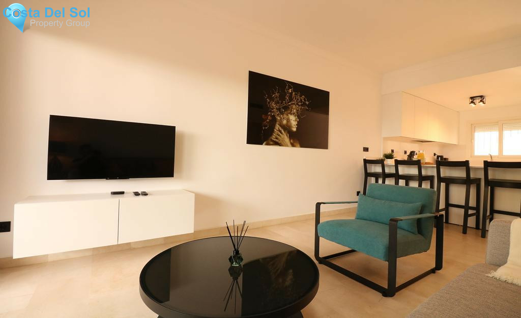 Middle Floor Apartment in Aloha-1506629