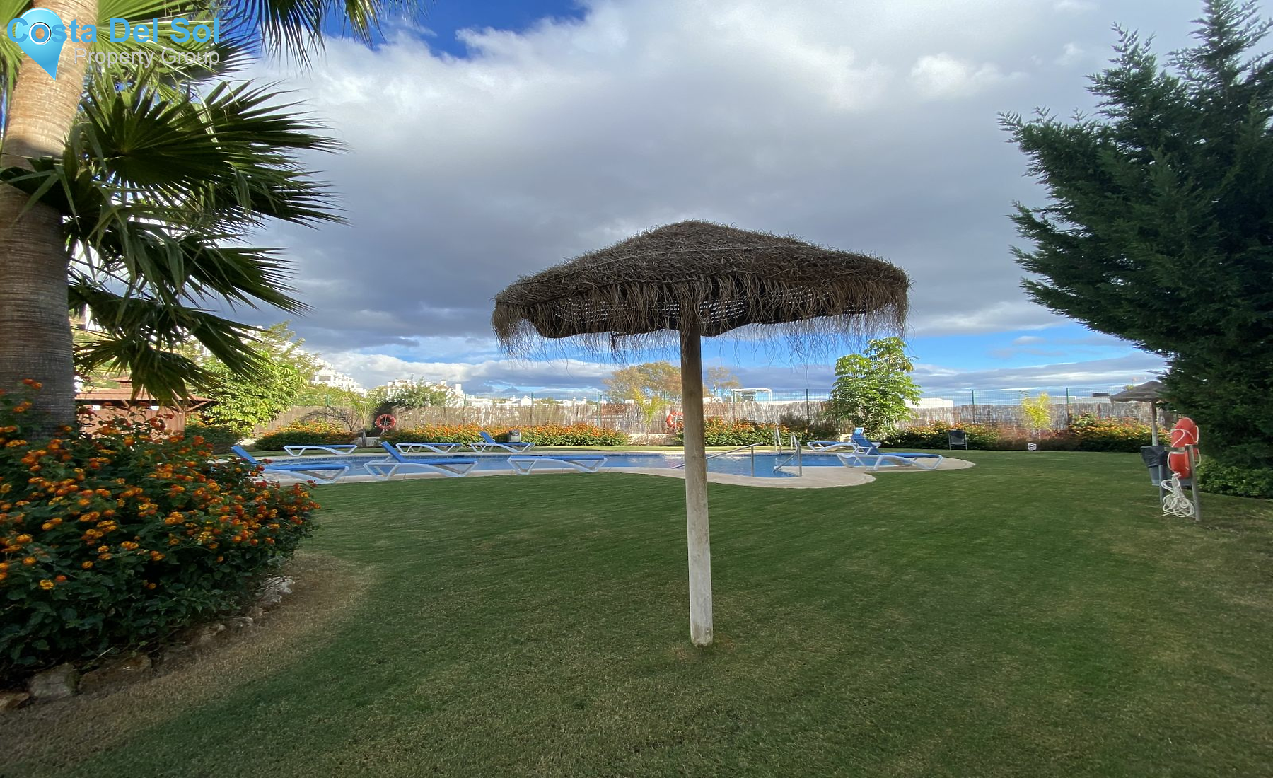 Middle Floor Apartment in Aloha-1149661