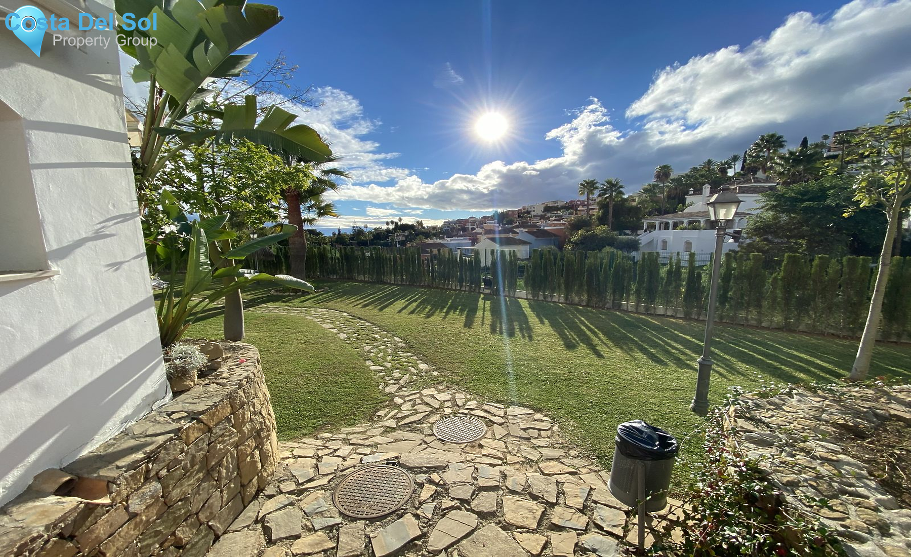 Middle Floor Apartment in Aloha-1149664