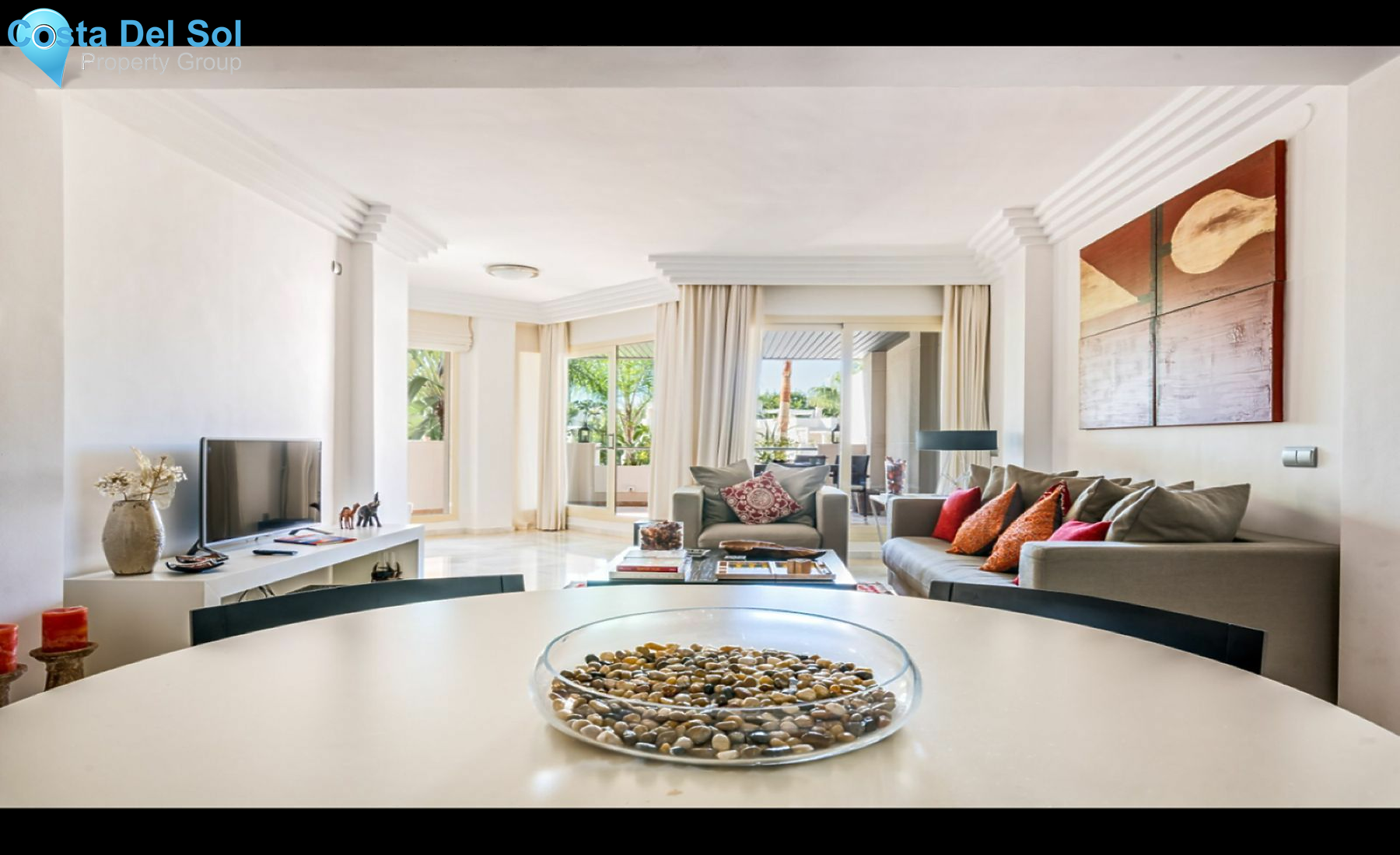 Middle Floor Apartment in Aloha-1183553