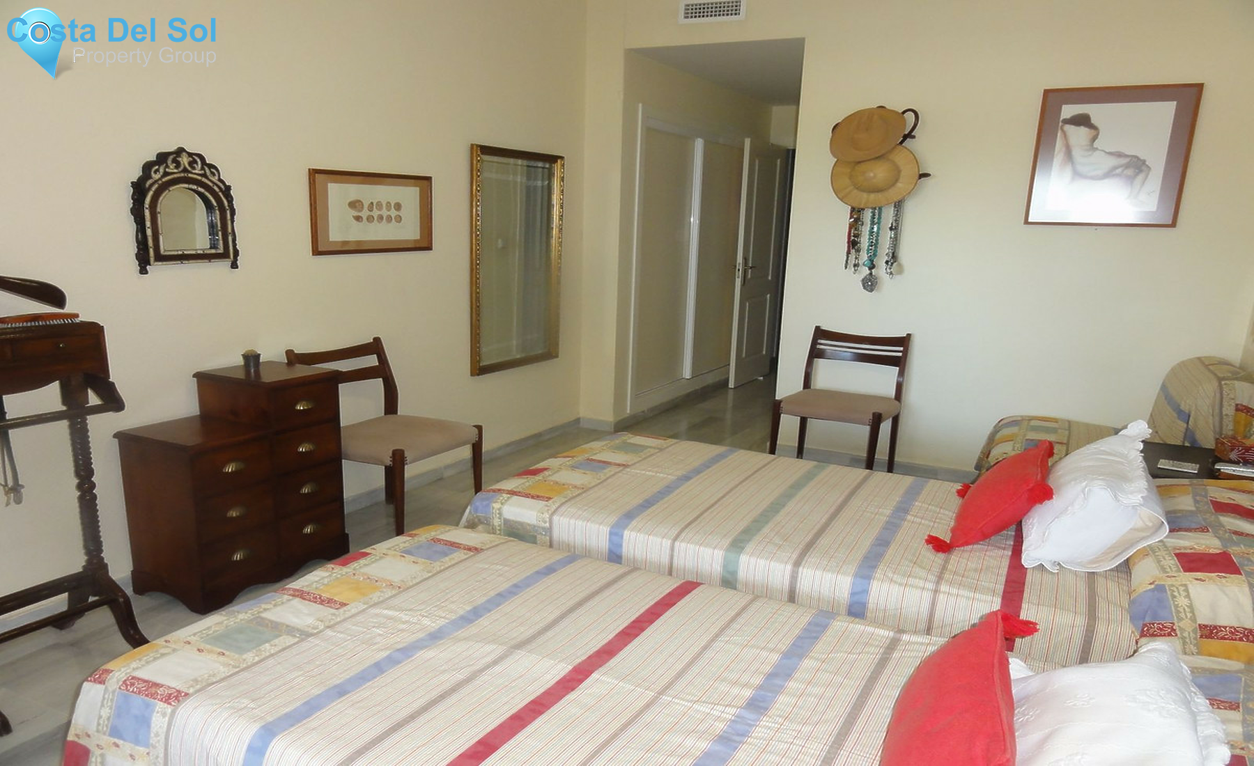 Middle Floor Apartment in Artola-1243329