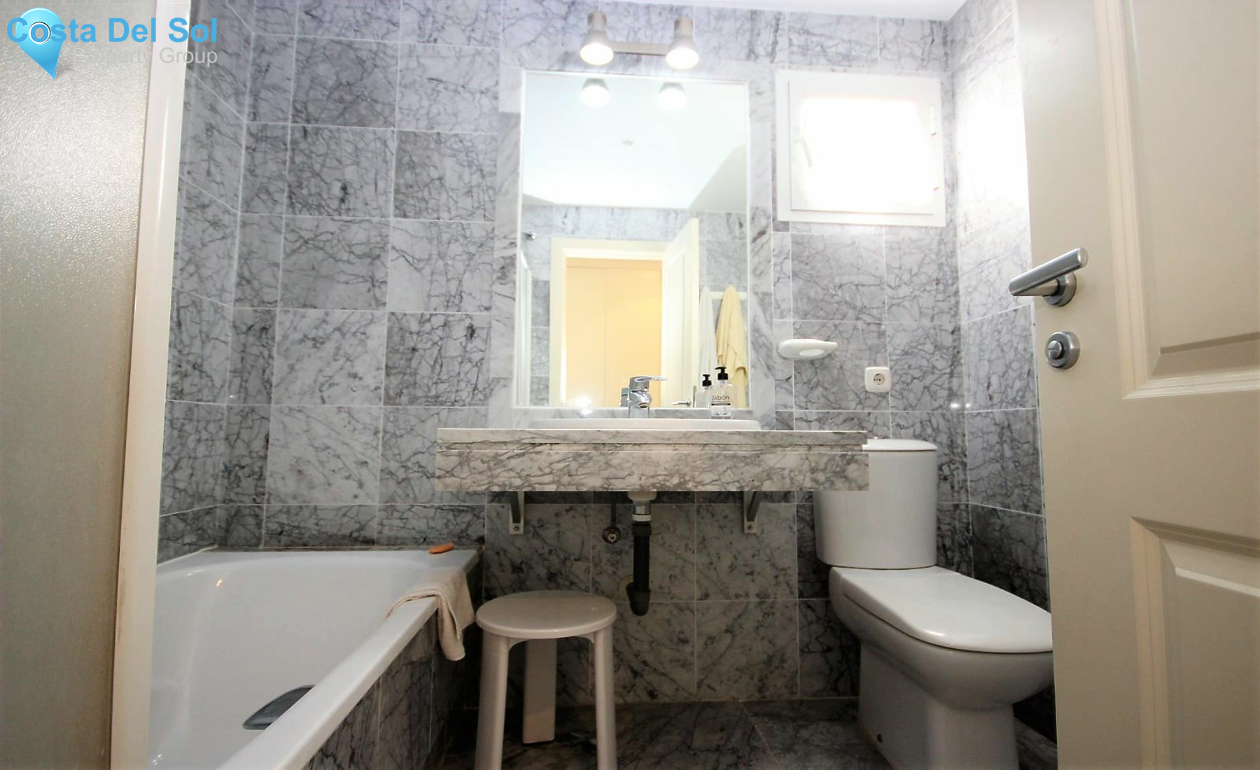 Middle Floor Apartment in Bahía de Marbella-1170902