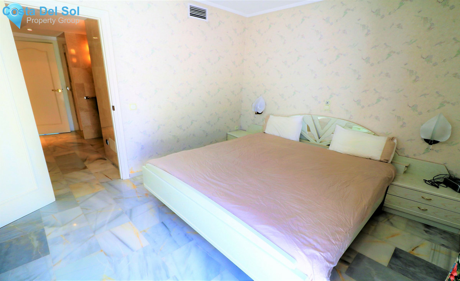 Middle Floor Apartment in Bel Air-721622