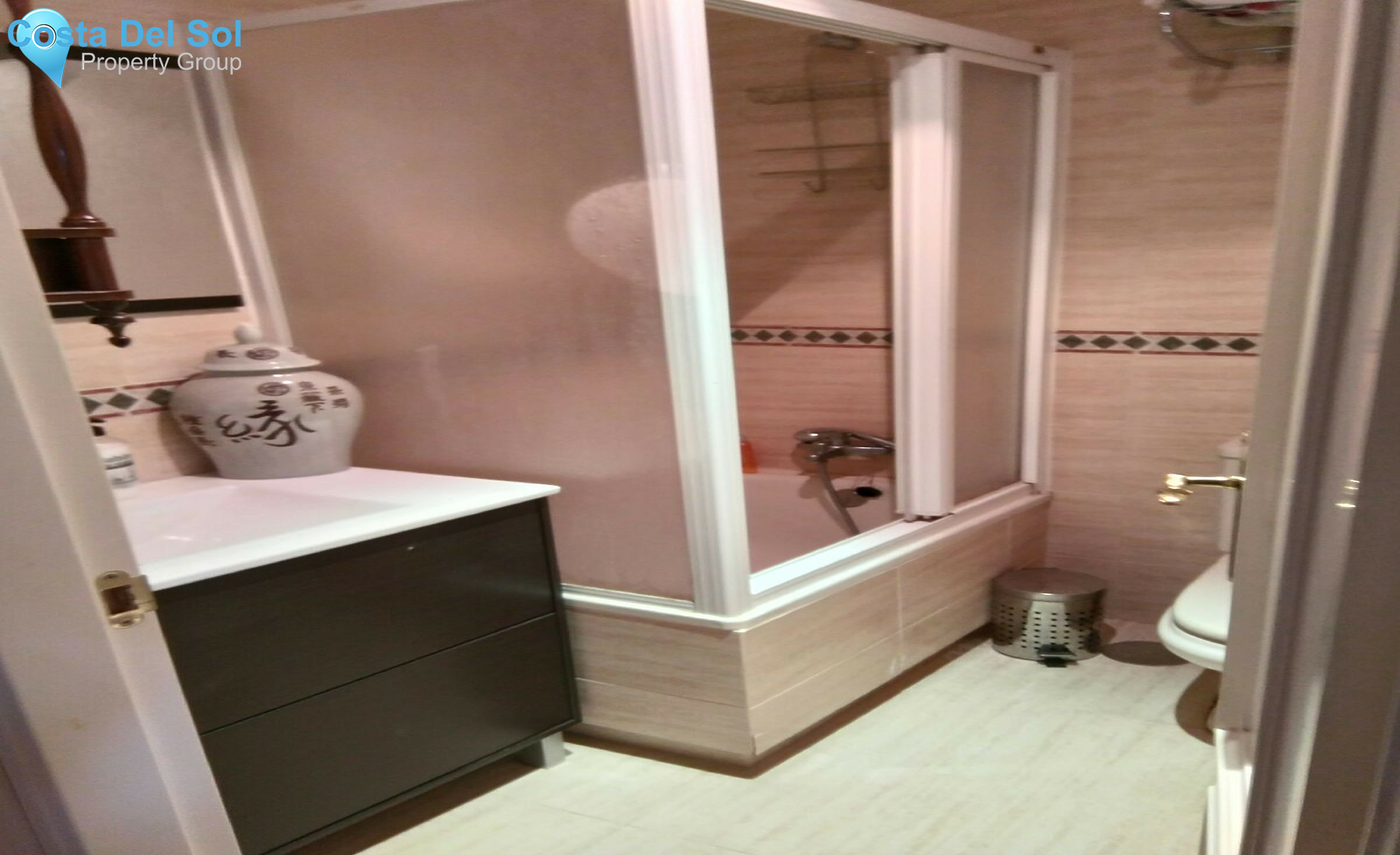 Middle Floor Apartment in Bel Air-1278739