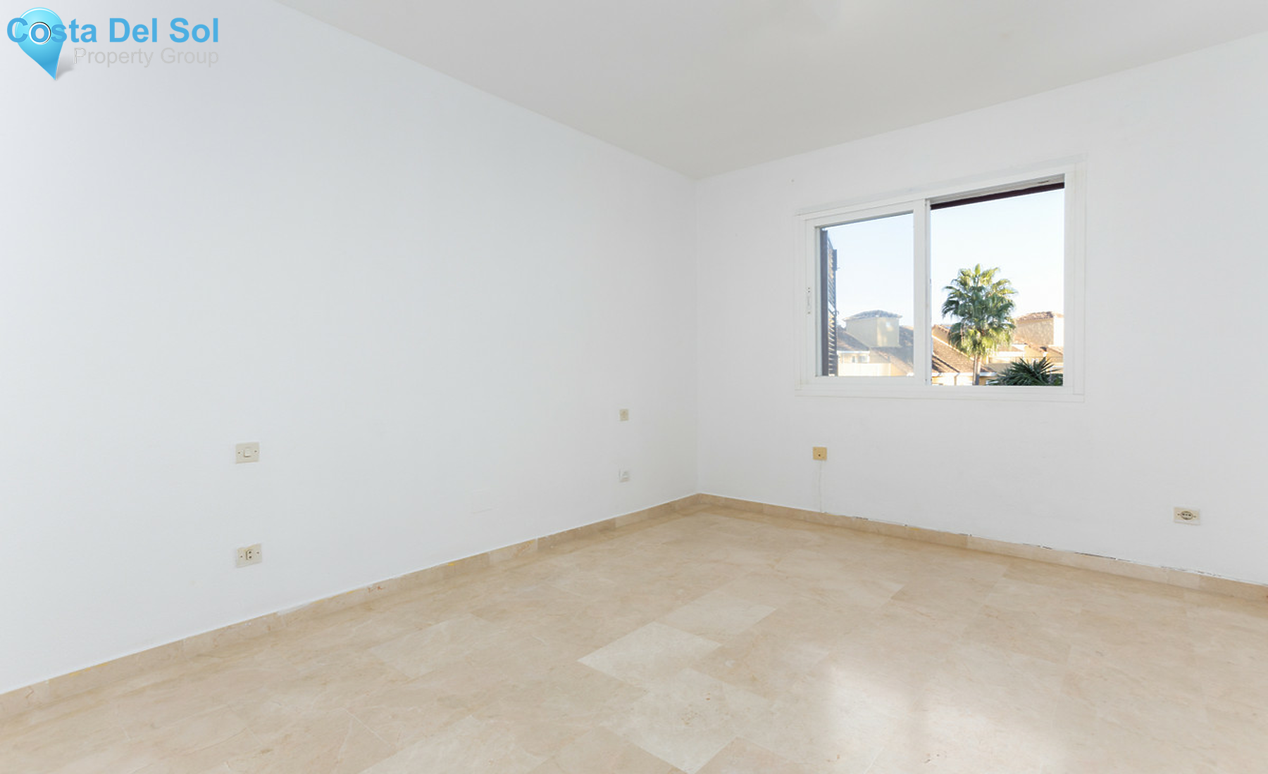 Middle Floor Apartment in Bel Air-709425