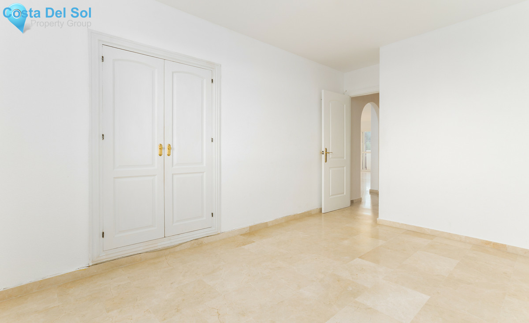 Middle Floor Apartment in Bel Air-709426