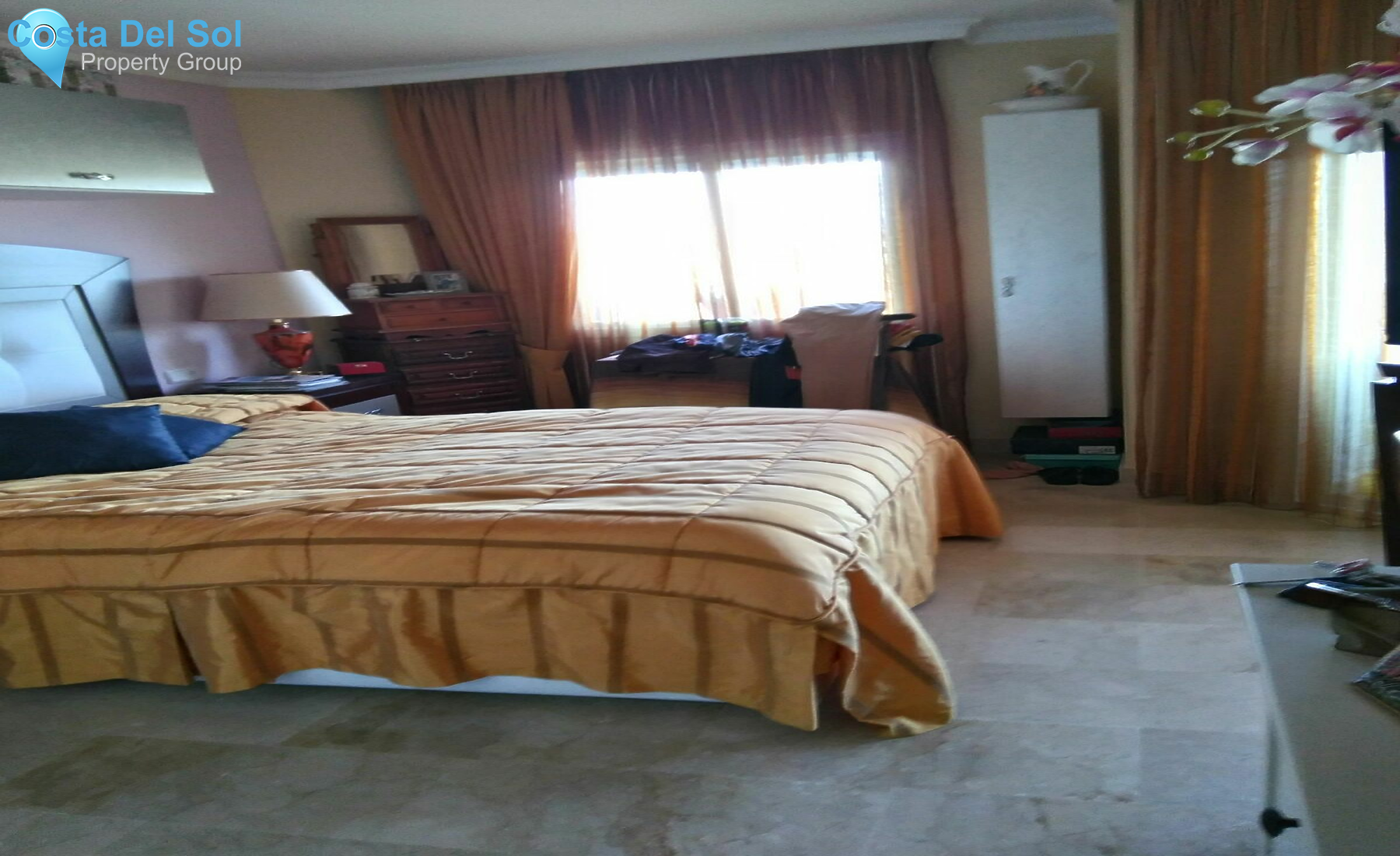 Middle Floor Apartment in Bel Air-1168070