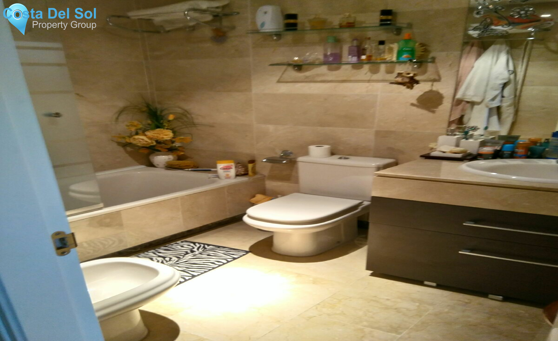 Middle Floor Apartment in Bel Air-1168073