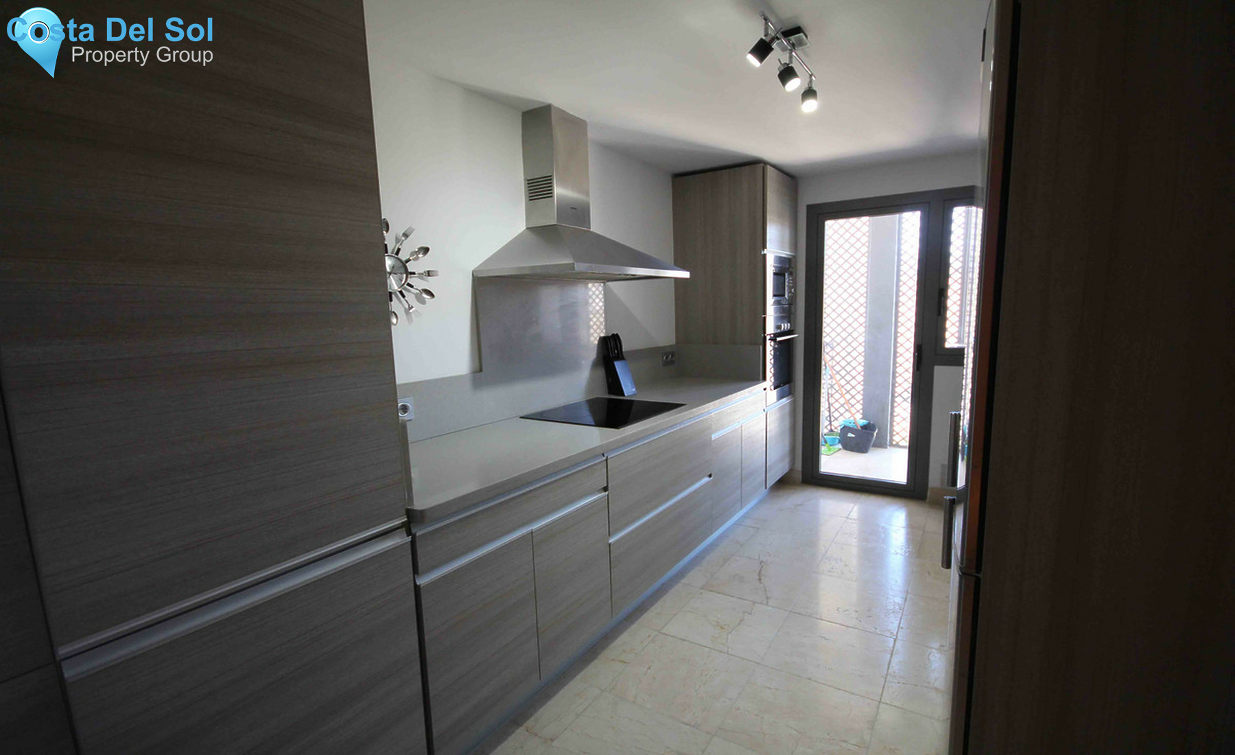 Middle Floor Apartment in Benahavís-1249302