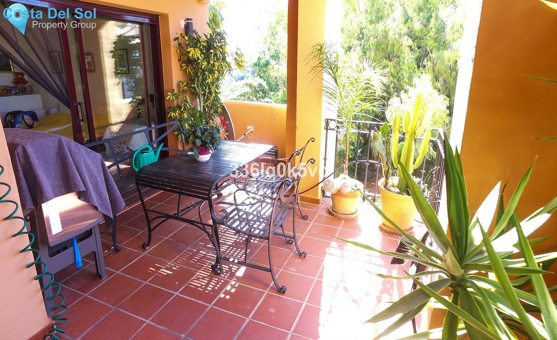 Middle Floor Apartment in Benahavís-1267757
