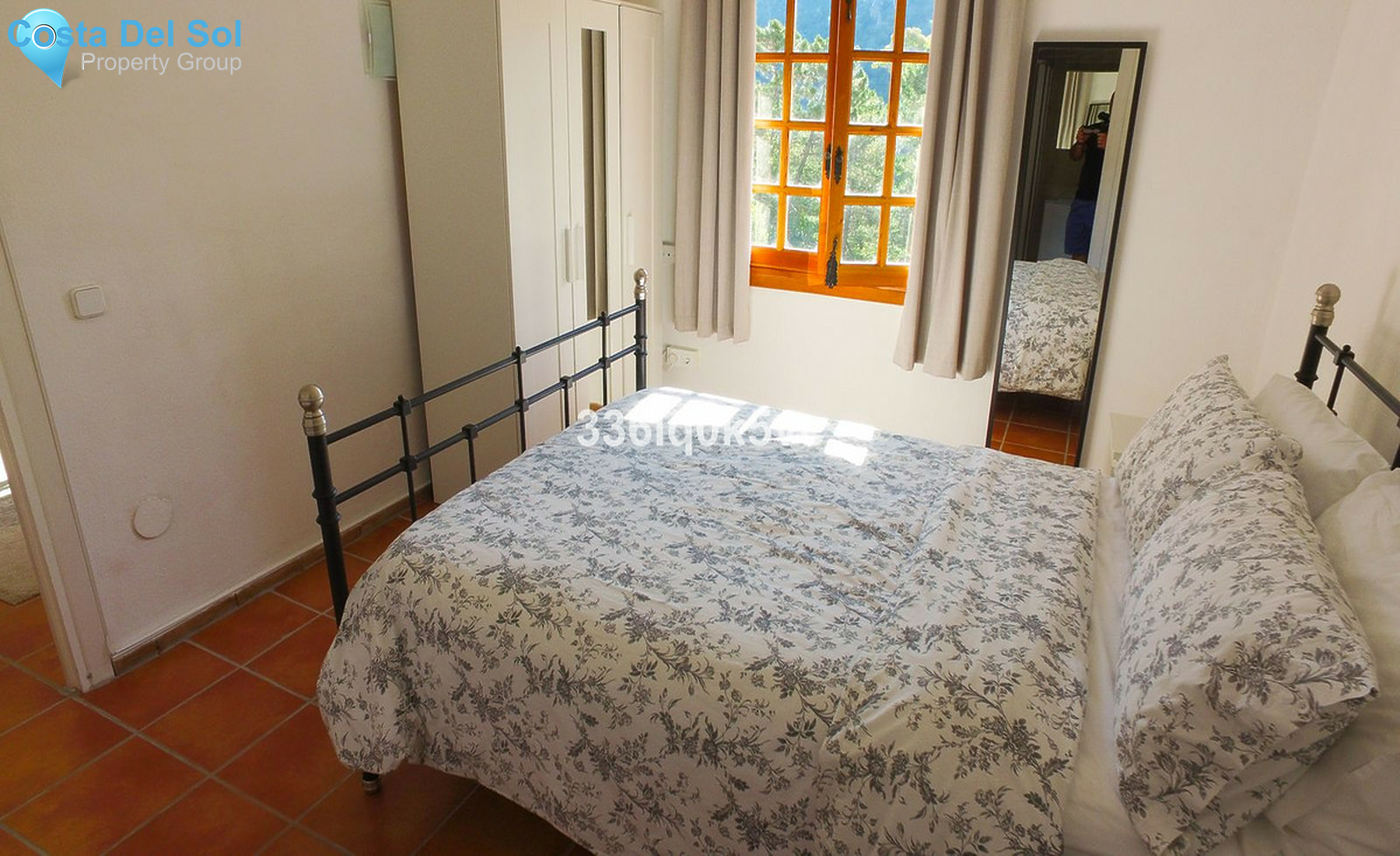 Middle Floor Apartment in Benahavís-1283984