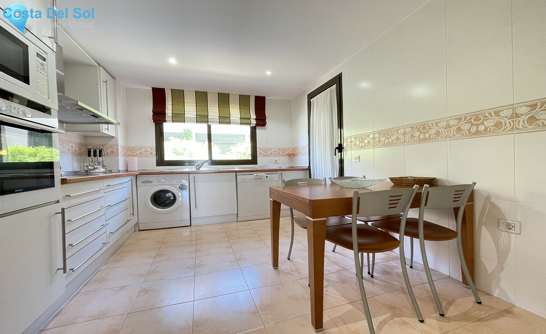 Middle Floor Apartment in Benahavís-1286860