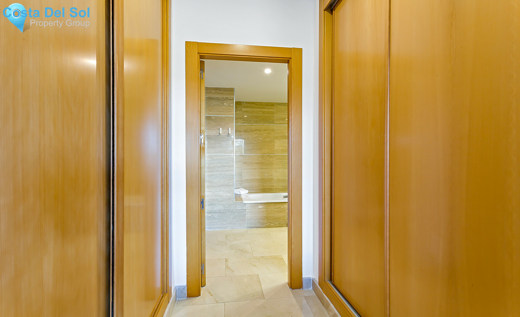Ground Floor Apartment in Benahavís-1302384
