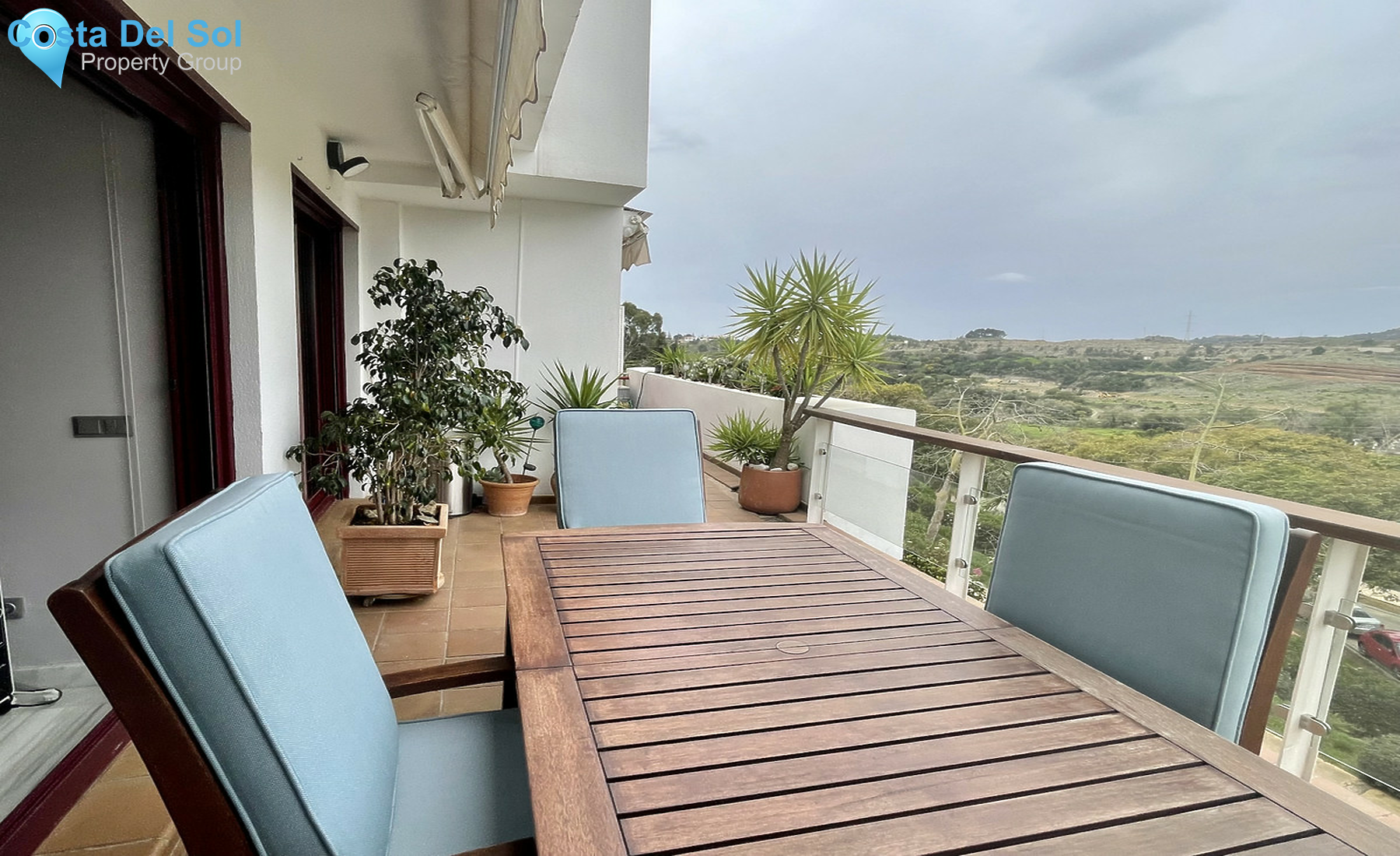 Middle Floor Apartment in Benahavís-1307761