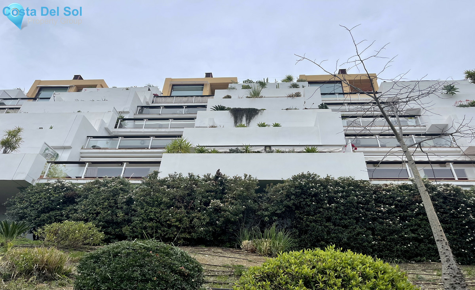 Middle Floor Apartment in Benahavís-1307764