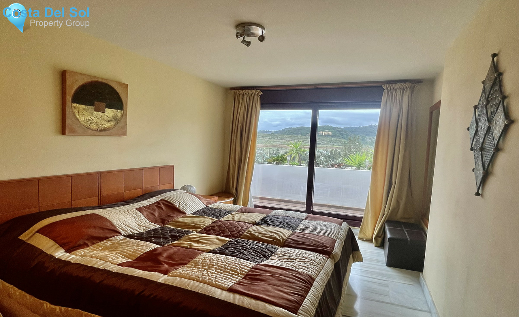 Middle Floor Apartment in Benahavís-1307755