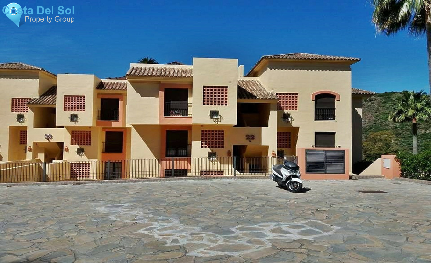 Middle Floor Apartment in Benahavís-1310374