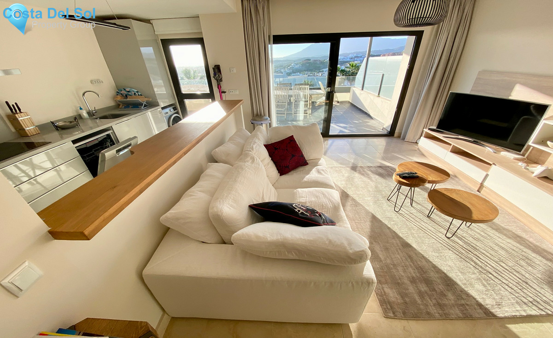 Middle Floor Apartment in Benahavís-1310977