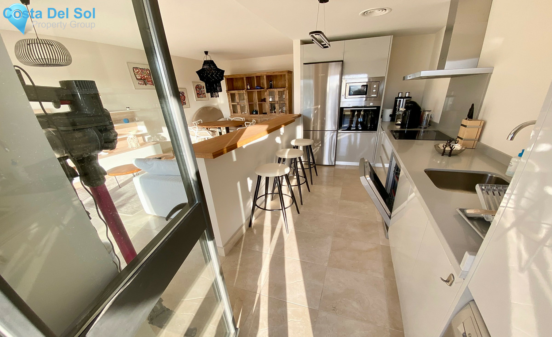 Middle Floor Apartment in Benahavís-1310978