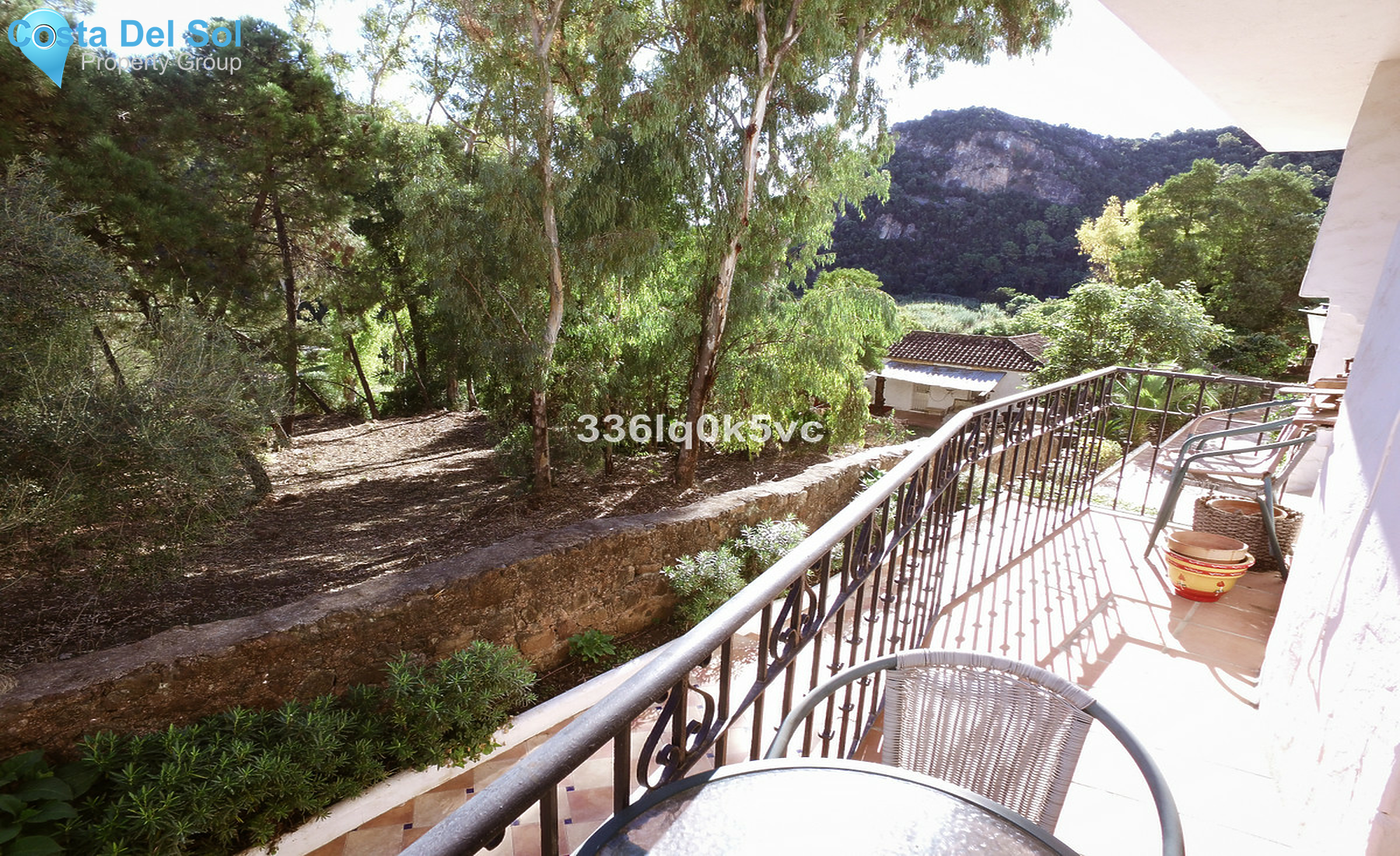 Middle Floor Apartment in Benahavís-1331291
