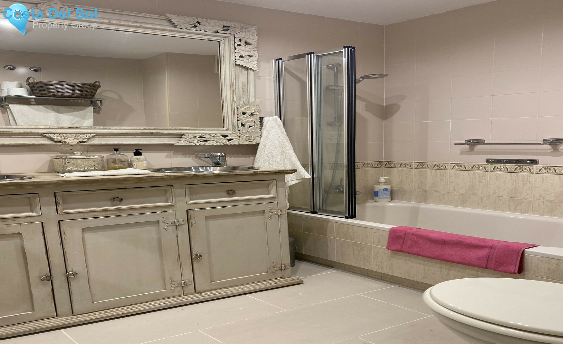 Middle Floor Apartment in Benahavís-1354751