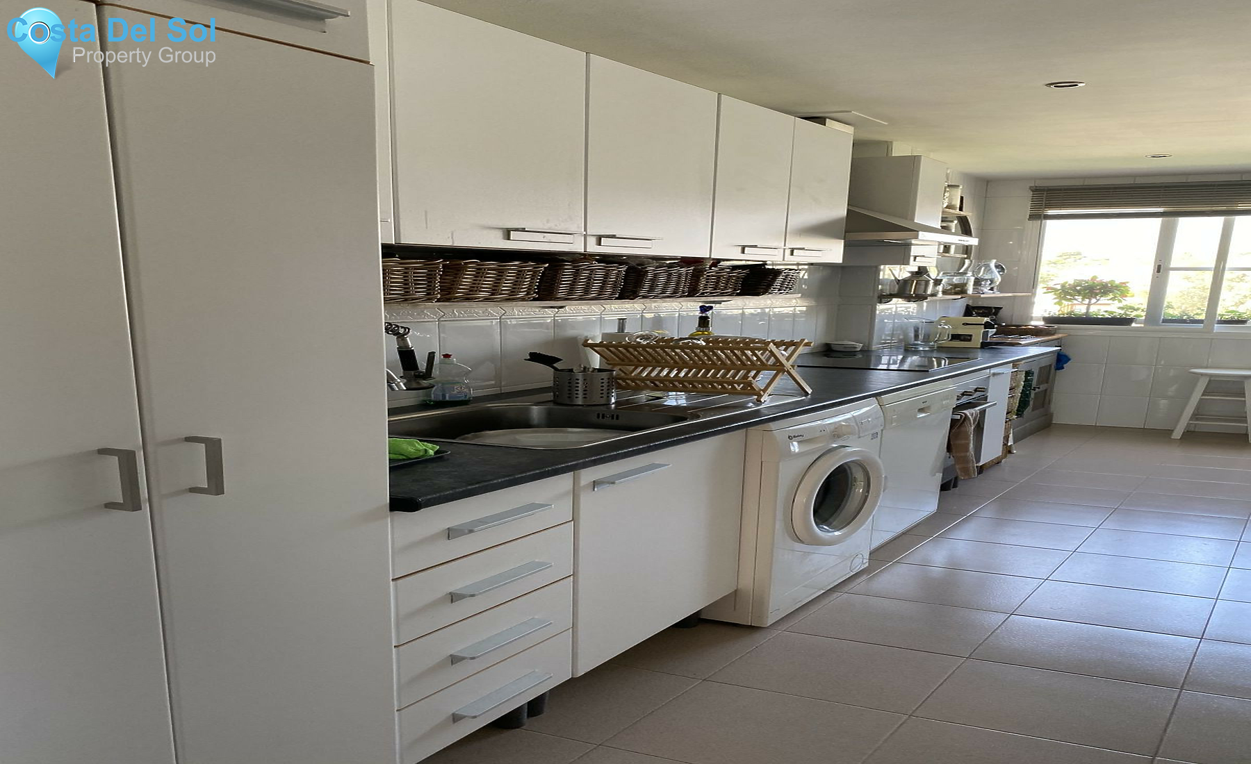 Middle Floor Apartment in Benahavís-1354746