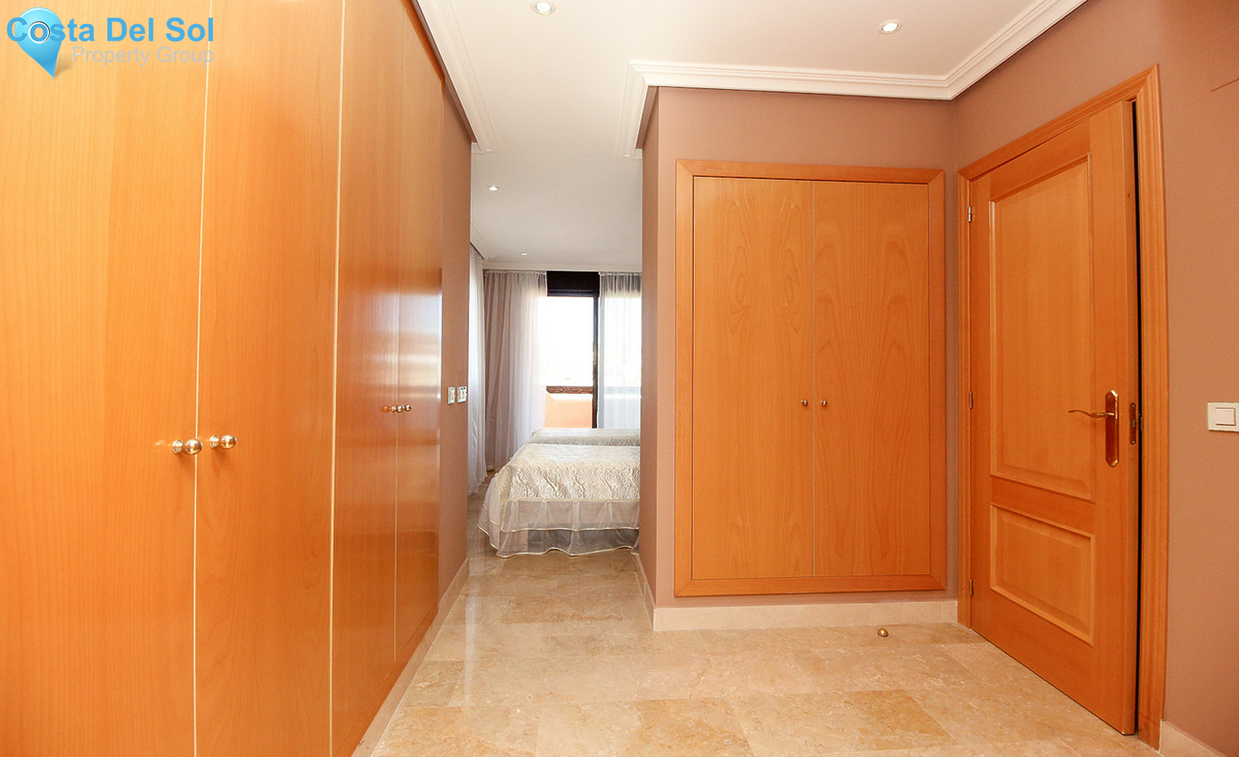 Middle Floor Apartment in Benahavís-1375138