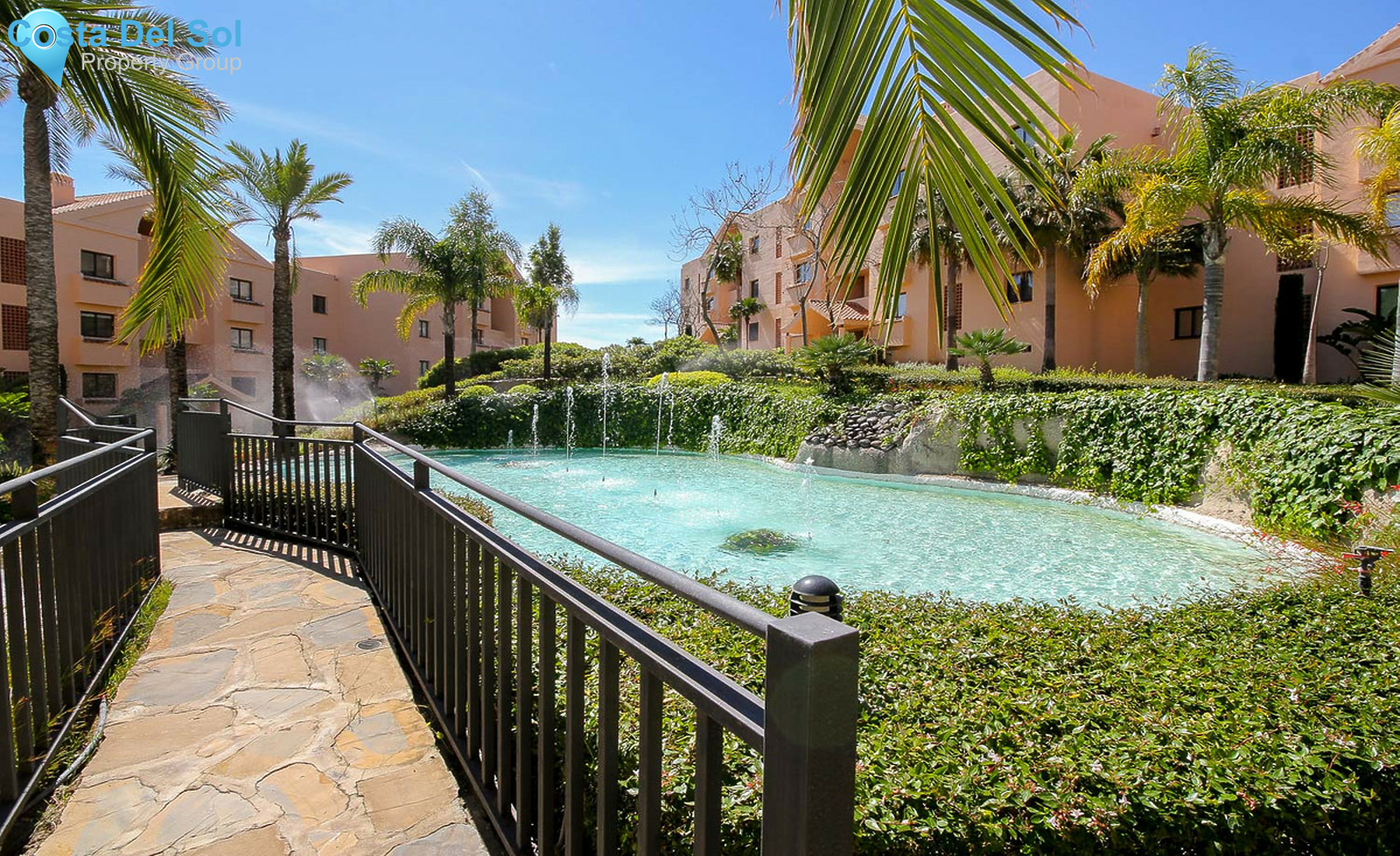 Middle Floor Apartment in Benahavís-1375140