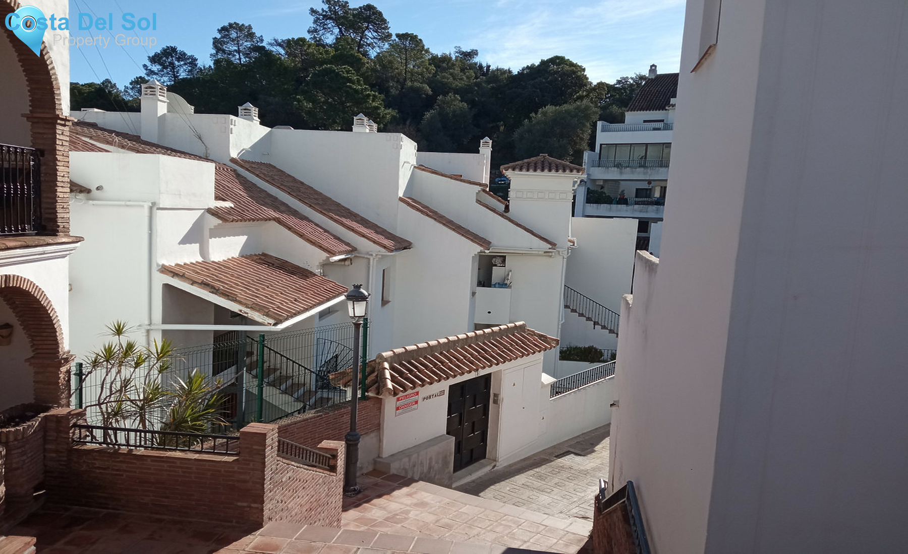 Middle Floor Apartment in Benahavís-1377735