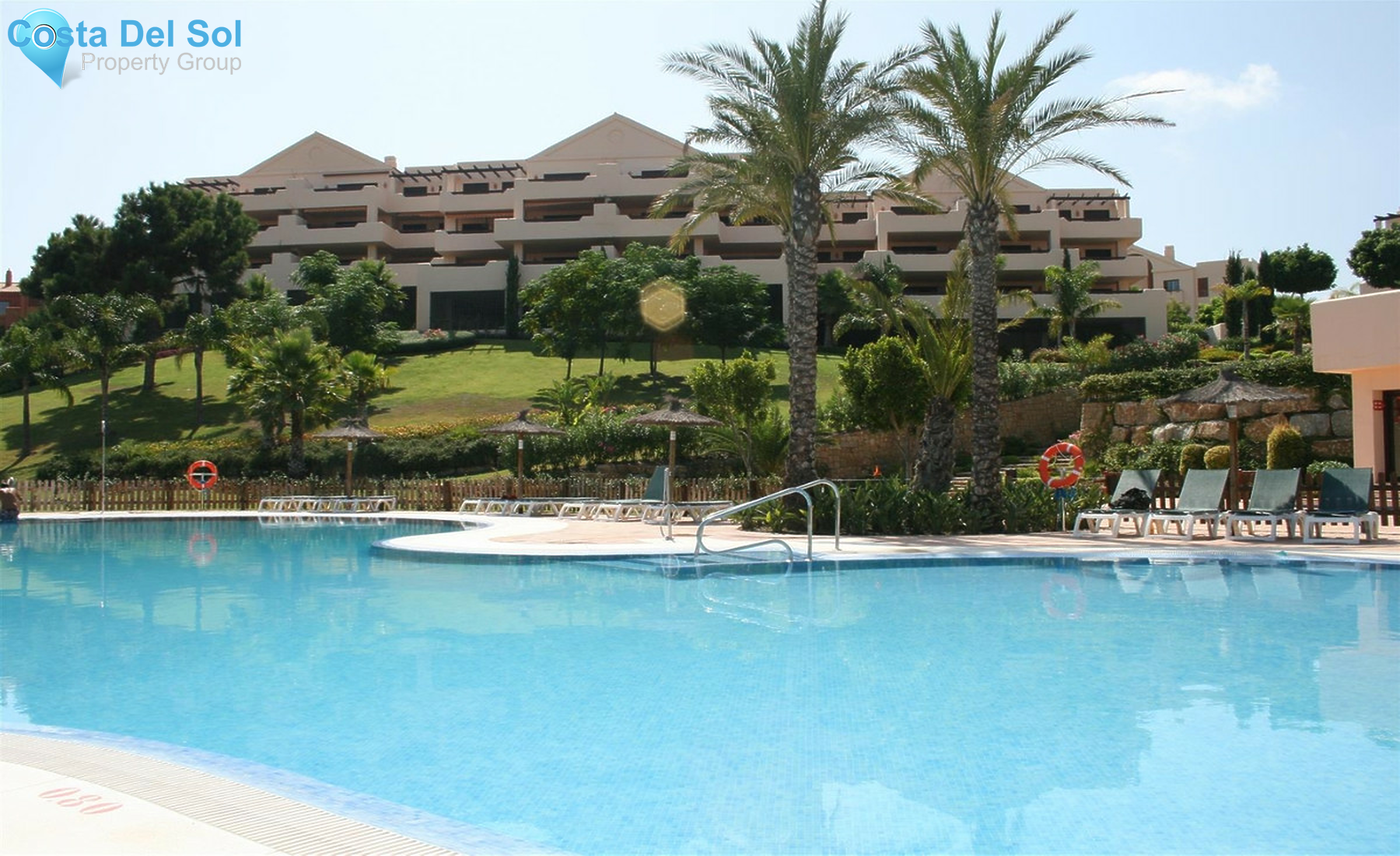 Middle Floor Apartment in Benahavís-1431592