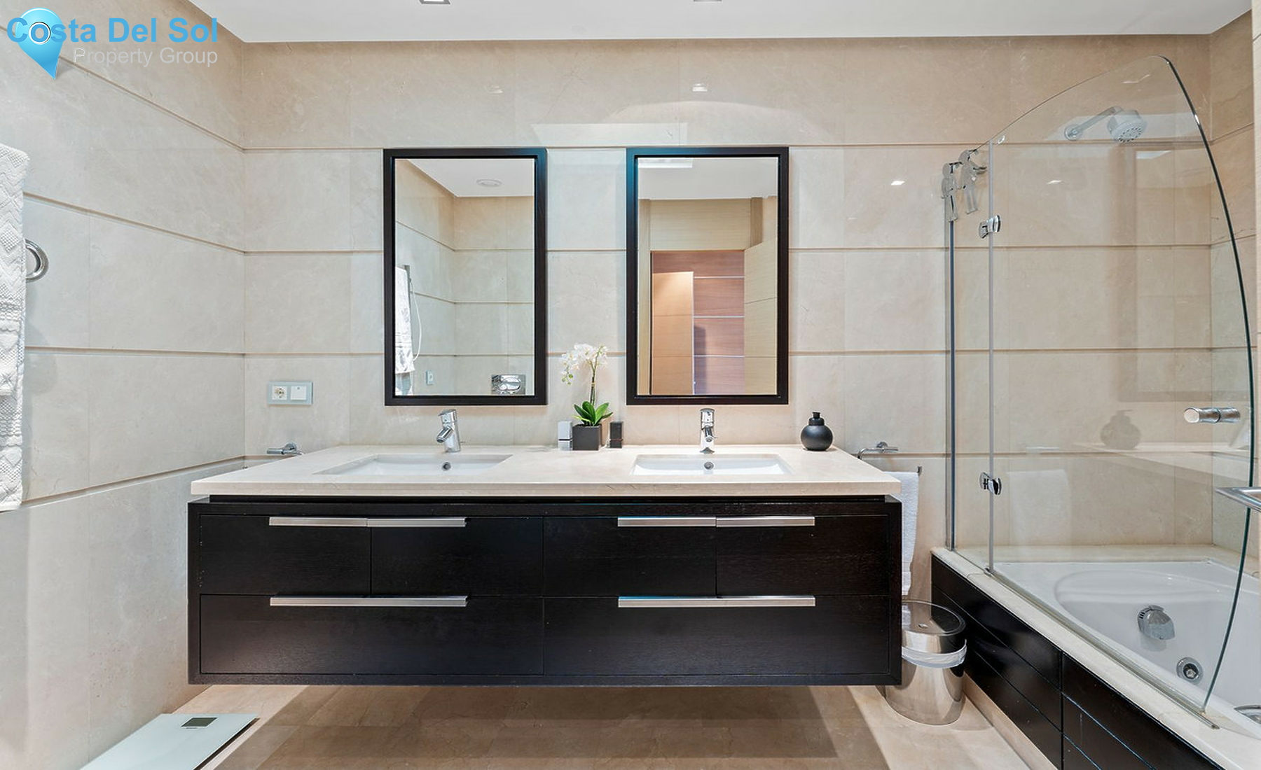 Middle Floor Apartment in Benahavís-1437857