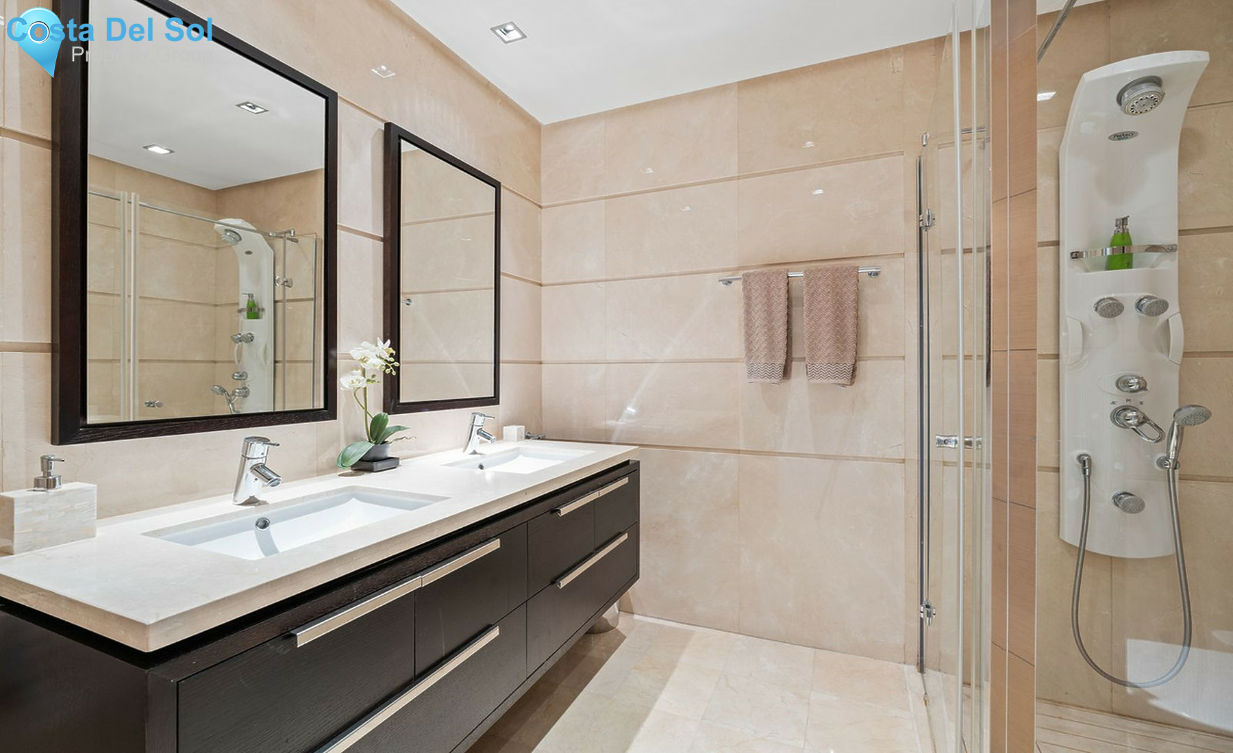 Middle Floor Apartment in Benahavís-1437860