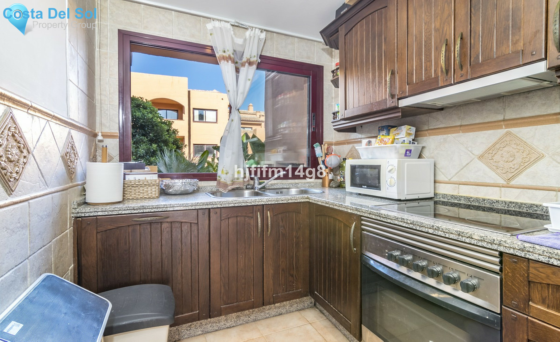 Middle Floor Apartment in Benahavís-1455168