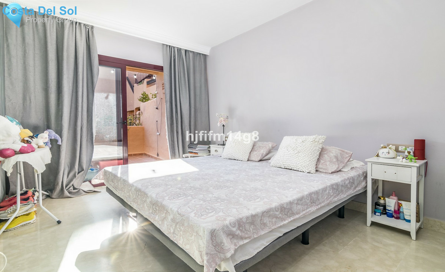 Middle Floor Apartment in Benahavís-1455170