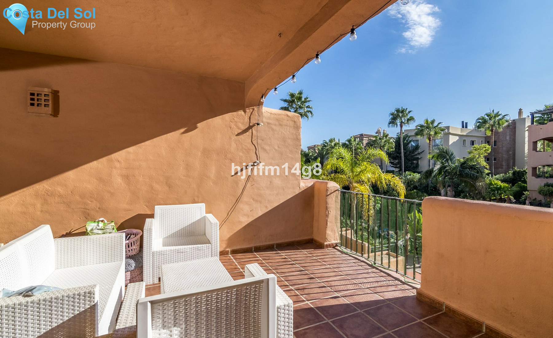 Middle Floor Apartment in Benahavís-1455161