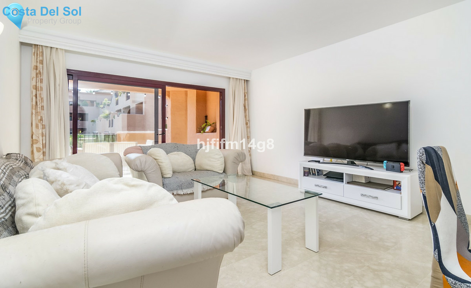 Middle Floor Apartment in Benahavís-1455163
