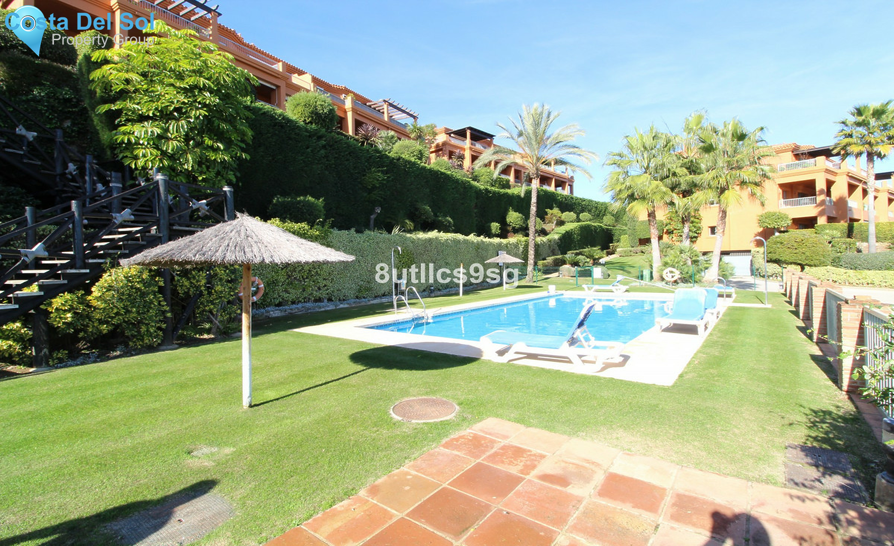 Middle Floor Apartment in Benahavís-1463577