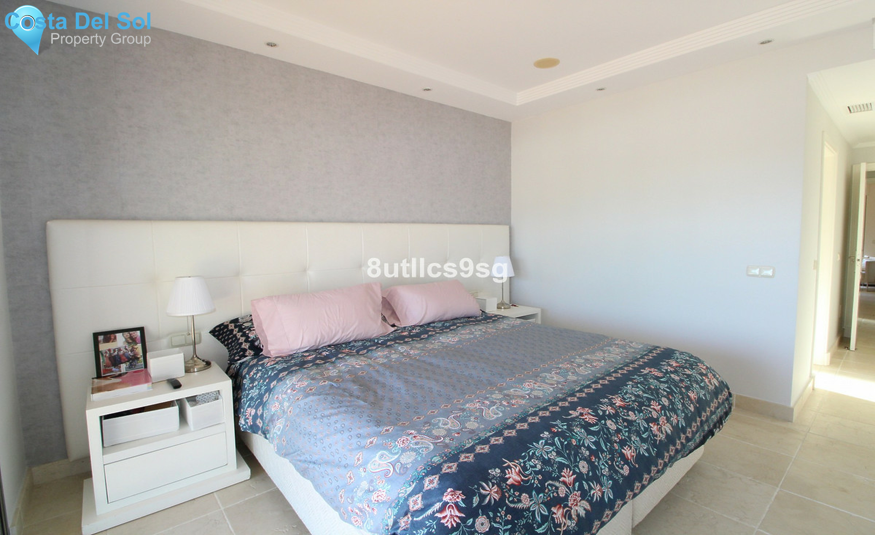 Middle Floor Apartment in Benahavís-1463589