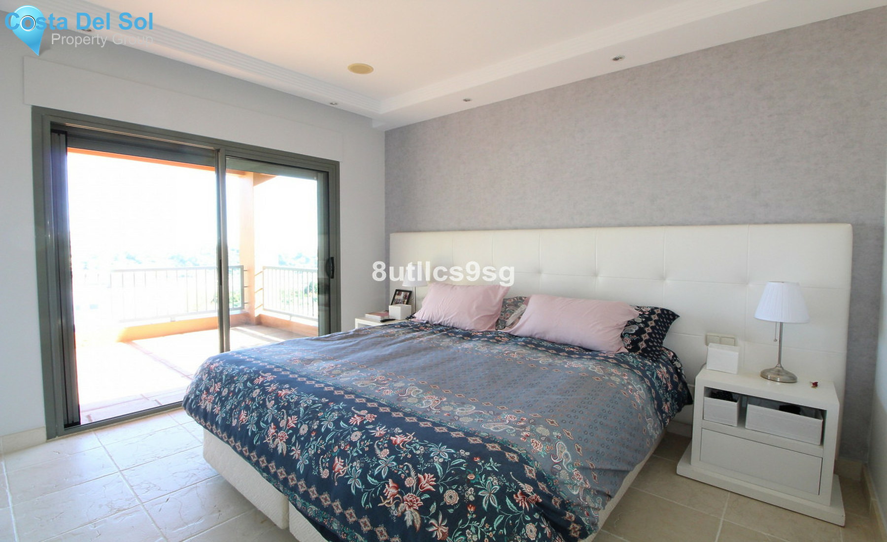 Middle Floor Apartment in Benahavís-1463590