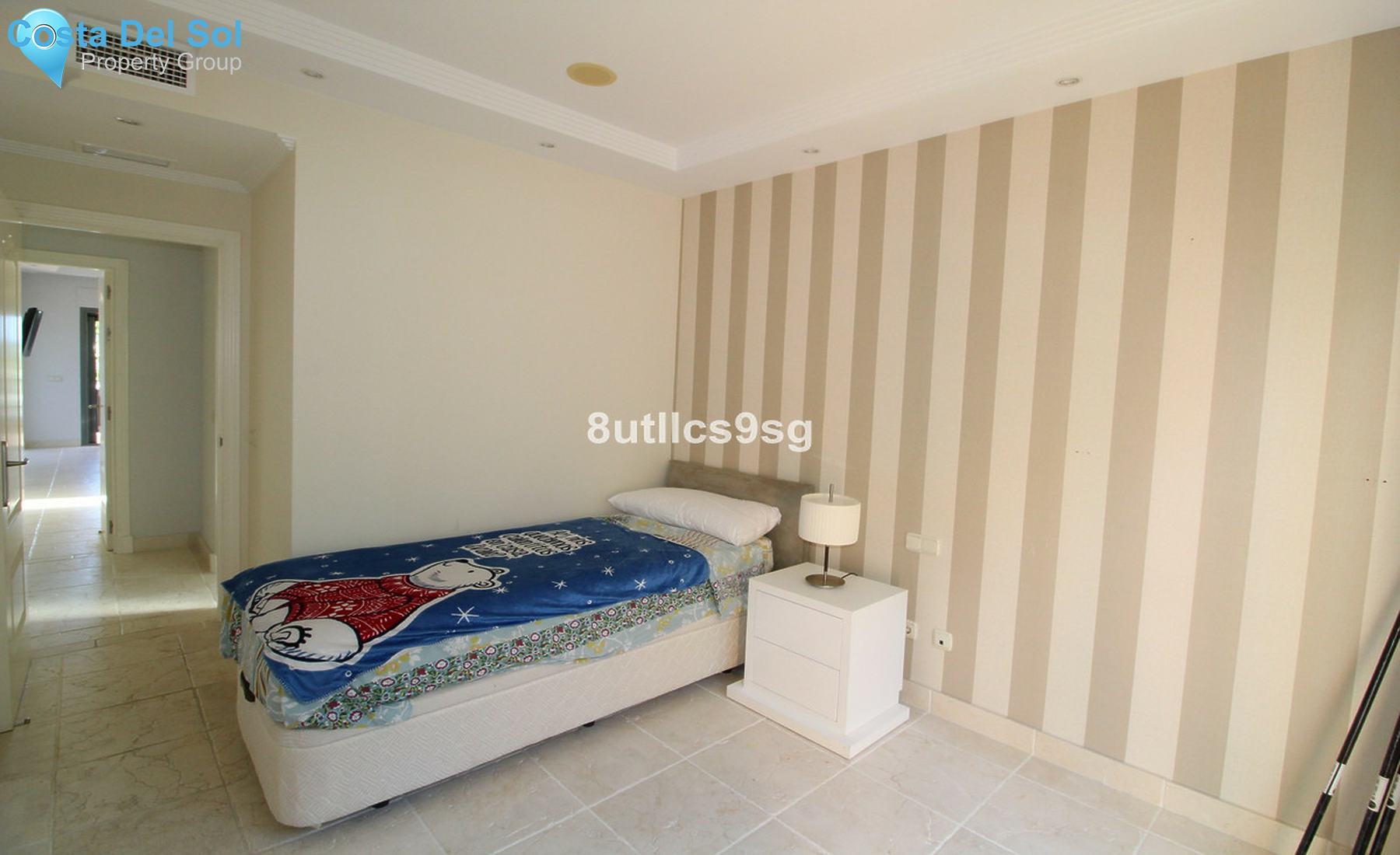Middle Floor Apartment in Benahavís-1463594