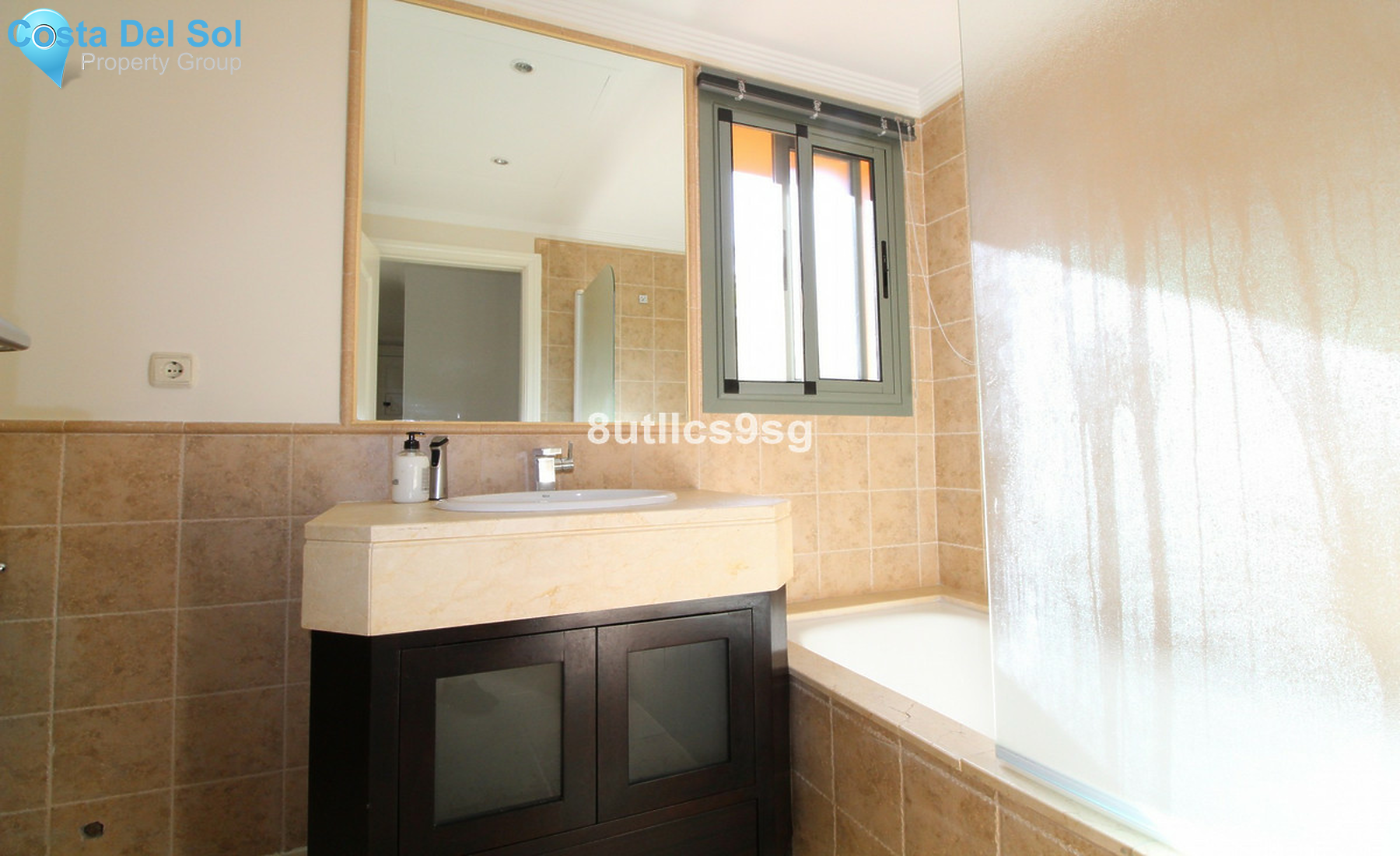 Middle Floor Apartment in Benahavís-1463595