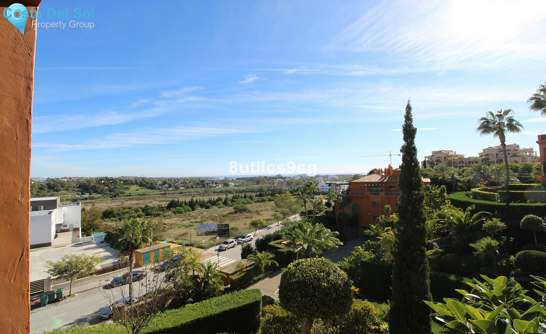 Middle Floor Apartment in Benahavís-1463596