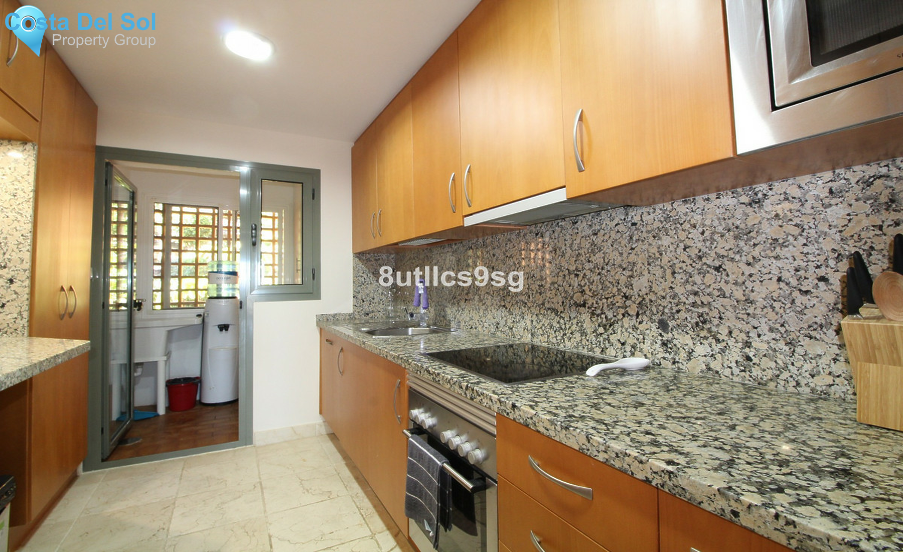 Middle Floor Apartment in Benahavís-1463583