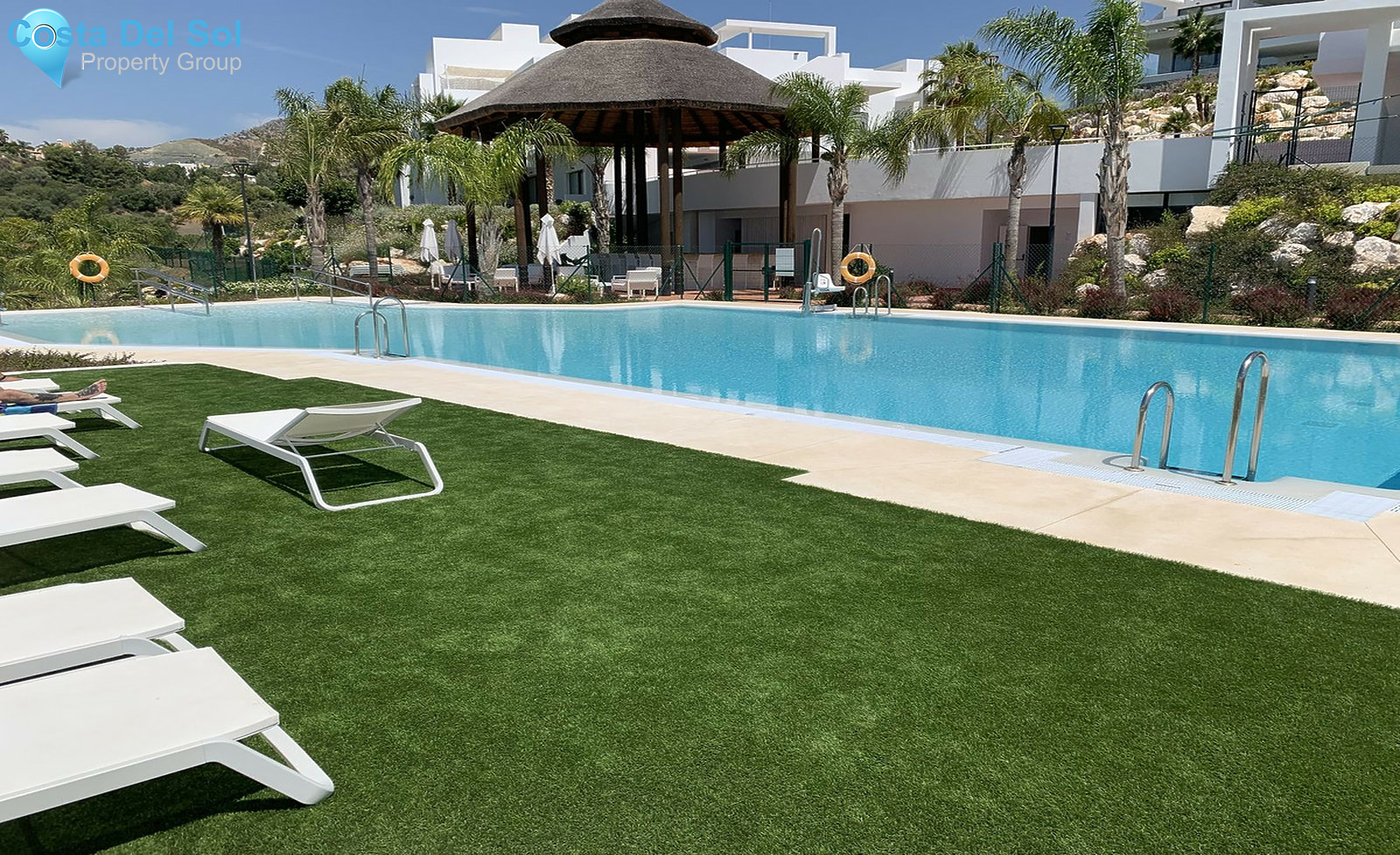 Middle Floor Apartment in Benahavís-1508488