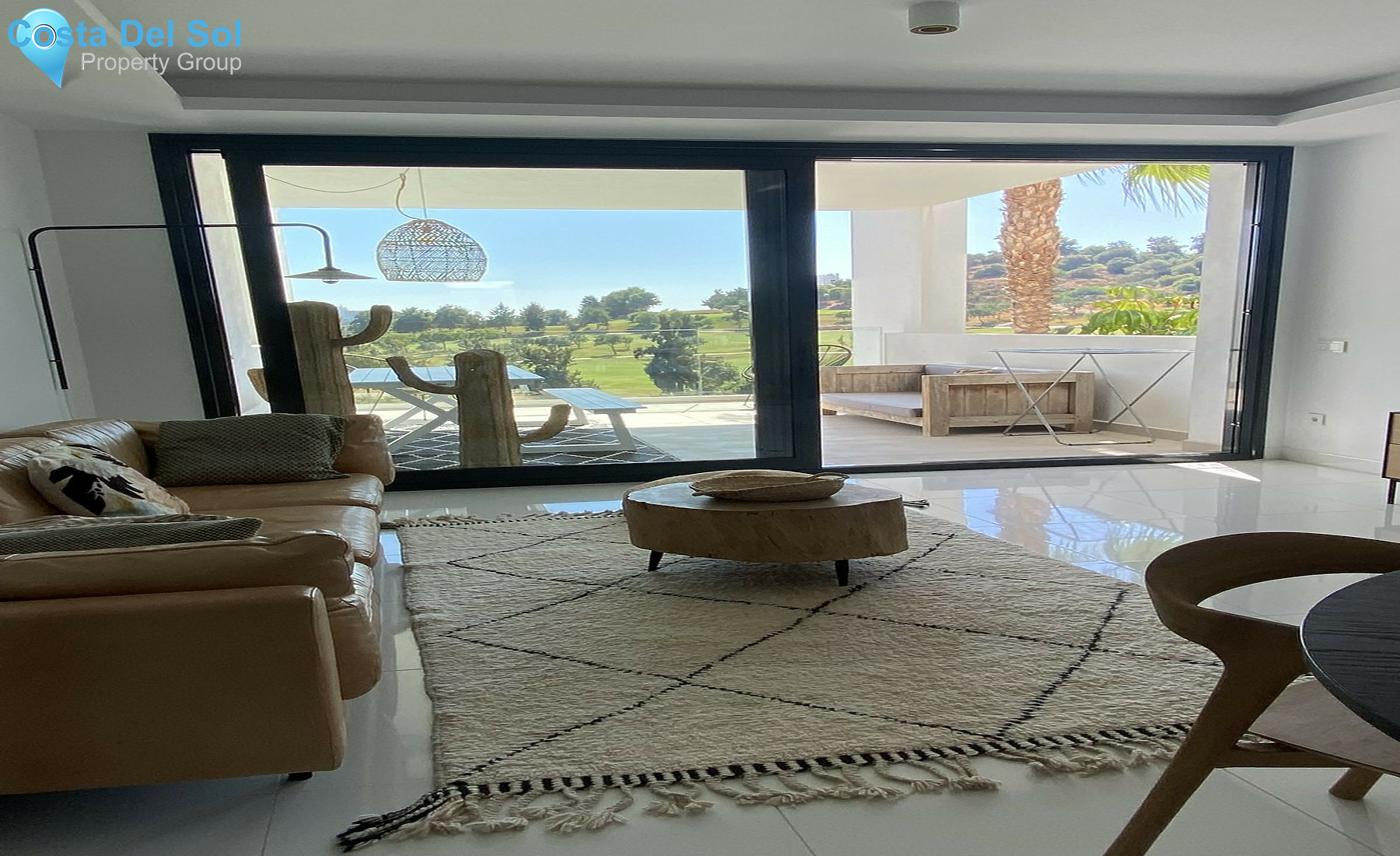 Middle Floor Apartment in Benahavís-1508476