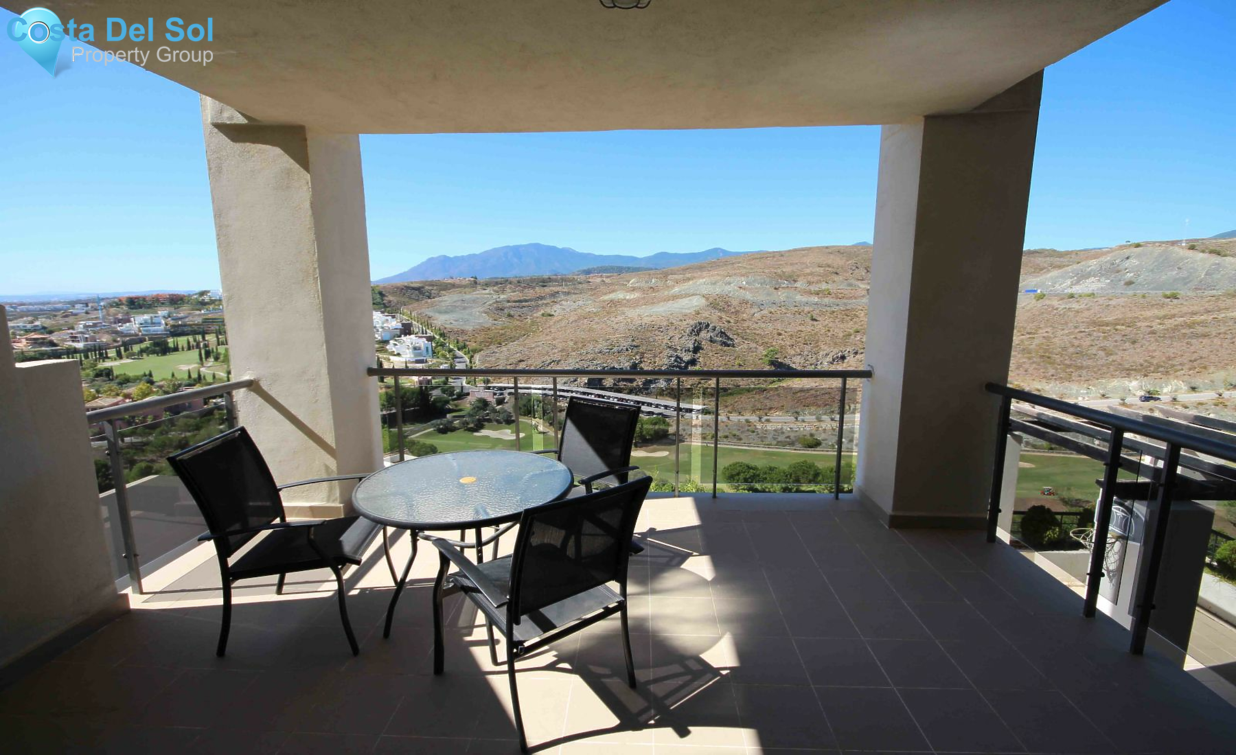 Middle Floor Apartment in Benahavís-1136972