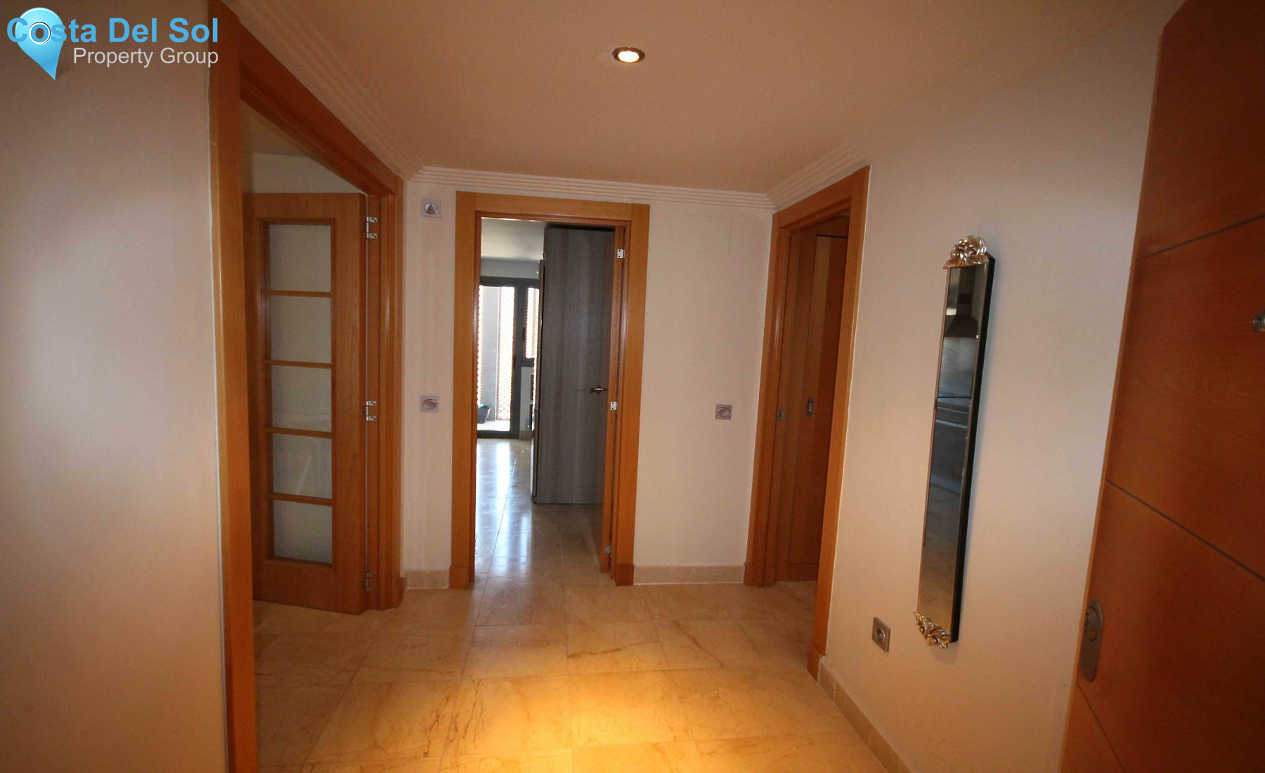 Middle Floor Apartment in Benahavís-1136982