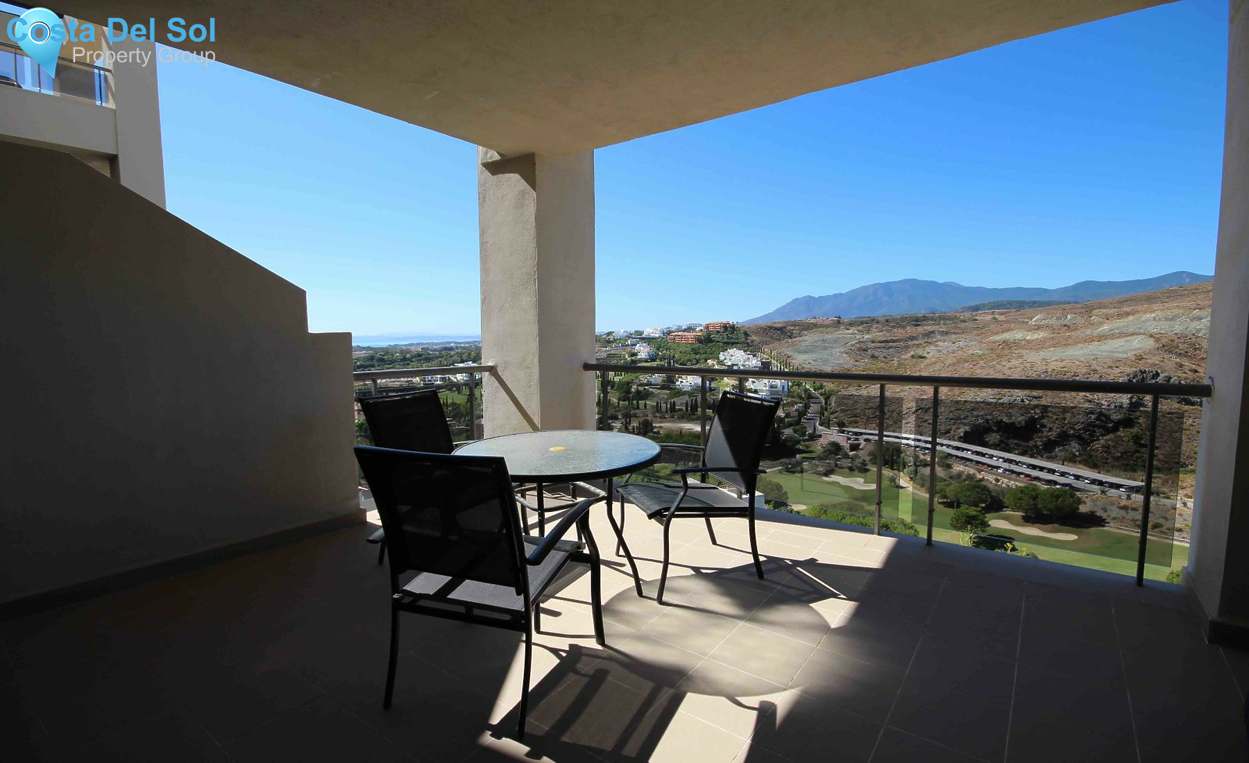 Middle Floor Apartment in Benahavís-1136983