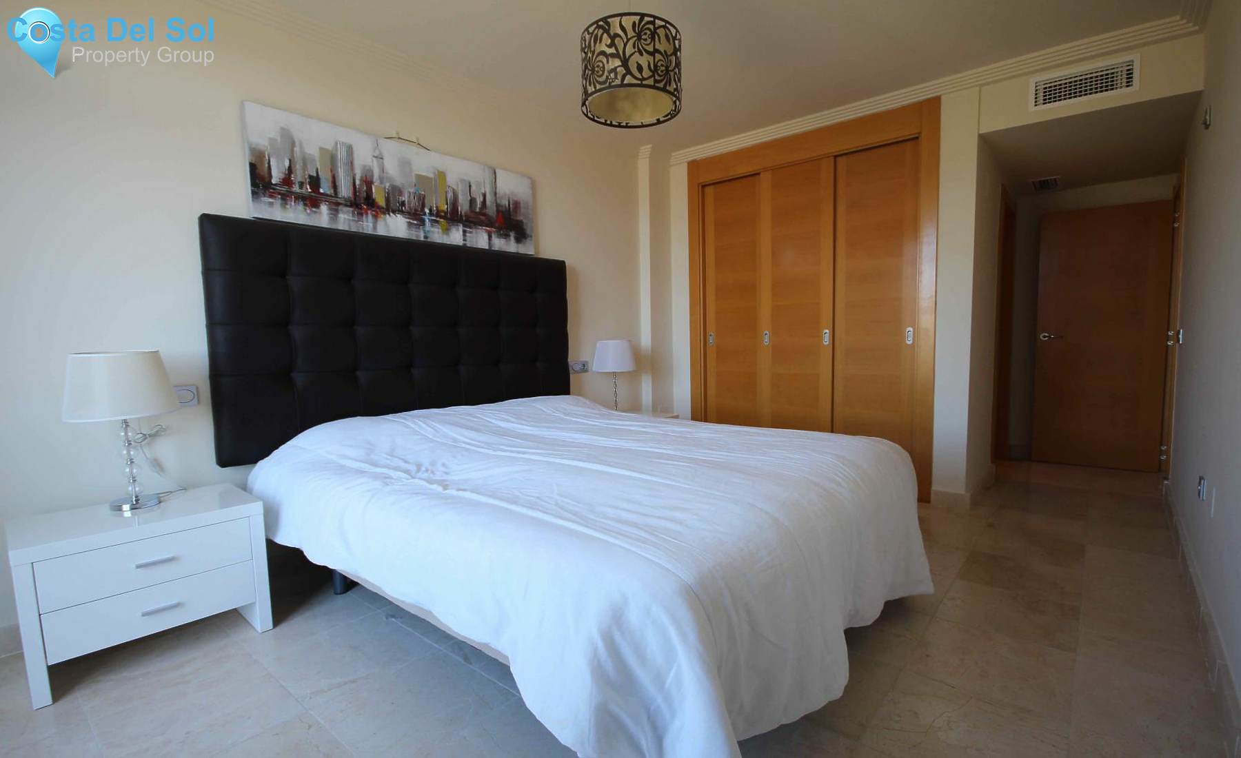 Middle Floor Apartment in Benahavís-1136974